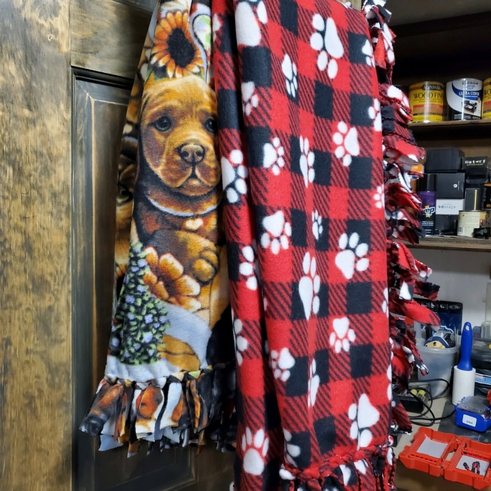 Cute dog print tie fleece throw